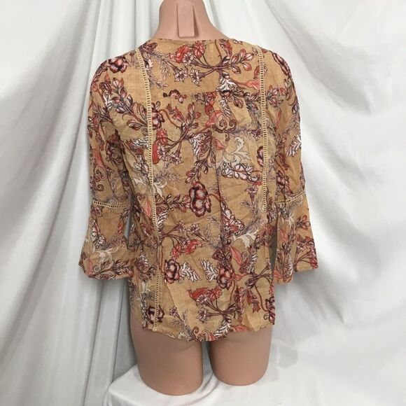 Vintage America Rayne Floral Bell Sleeve Top (A6) - Picture 3 of 6